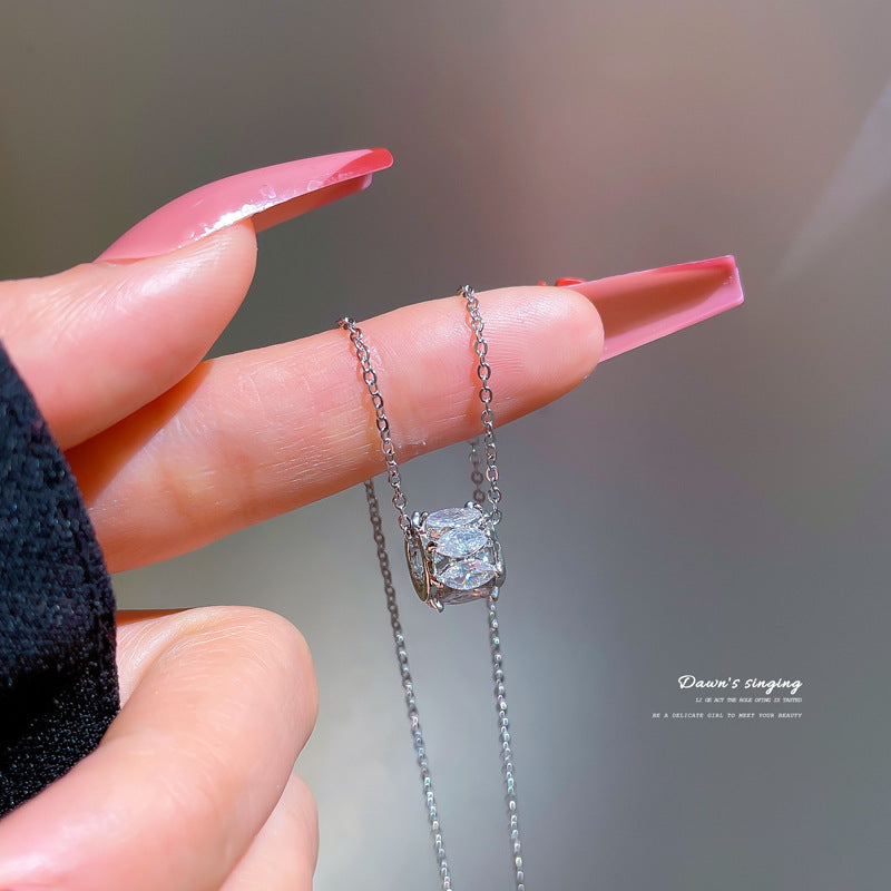 Colliers de petite taille de luxe légers et pleins de diamants