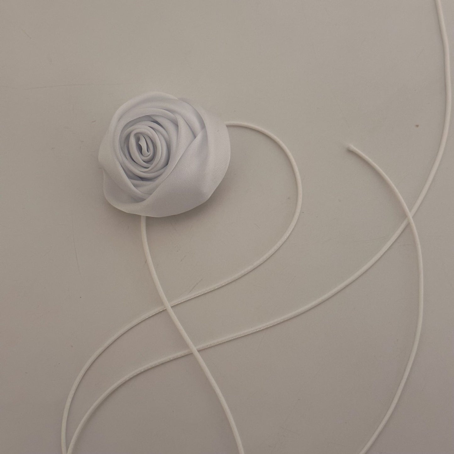 Colliers foncés à nœud de Style froid Rose rétro pour femmes