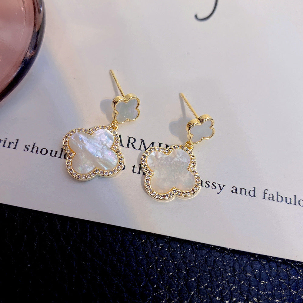 Women's Fashionable Elegant Natural Shell Mother Sier Earrings