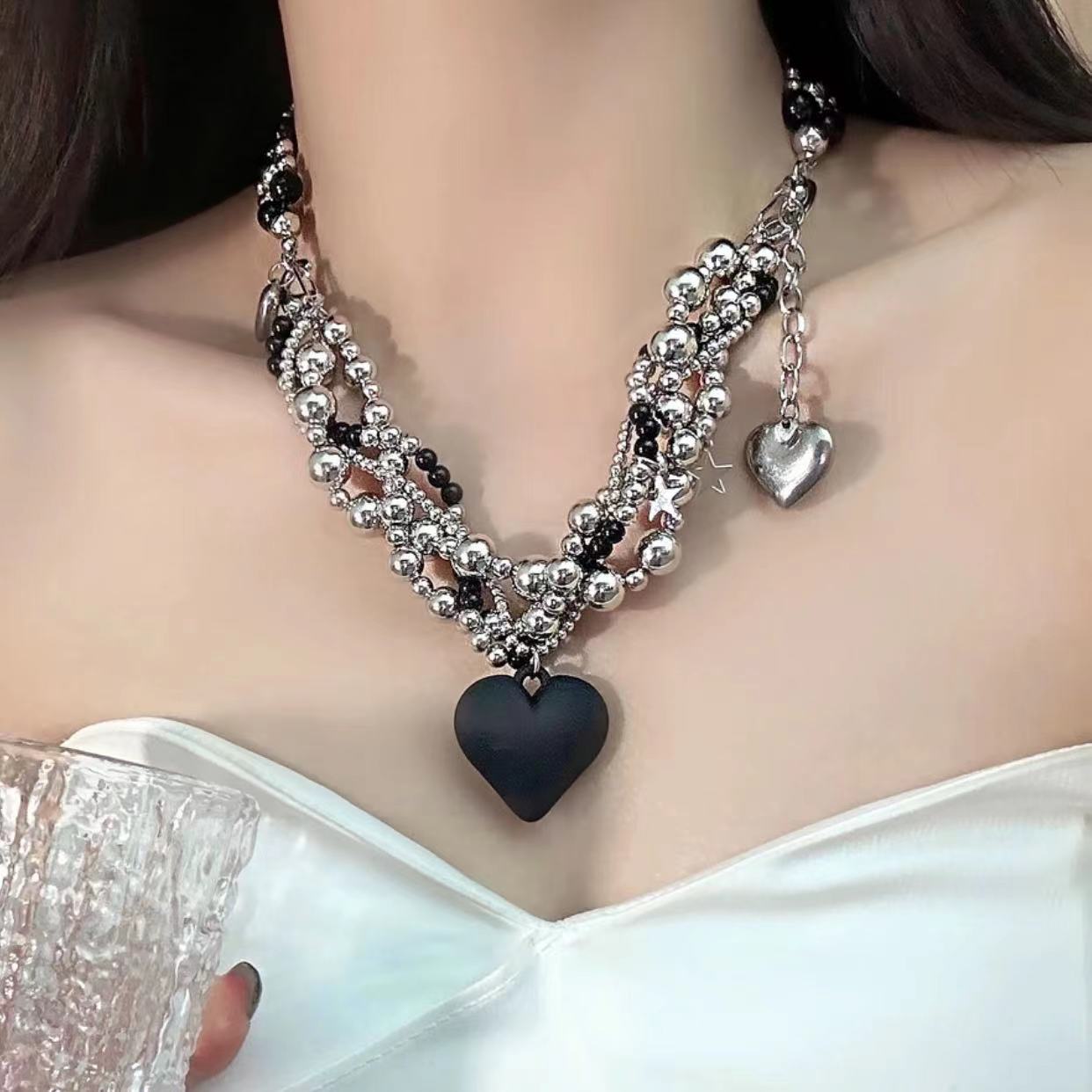 Colliers froids Hip Hop de style classique en perles d'amour pour femmes