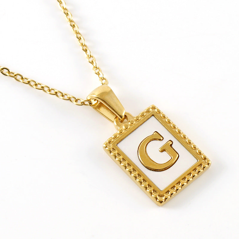 Colliers avec pendentif en titane pour femme, lettre de coquille en acier inoxydable doré