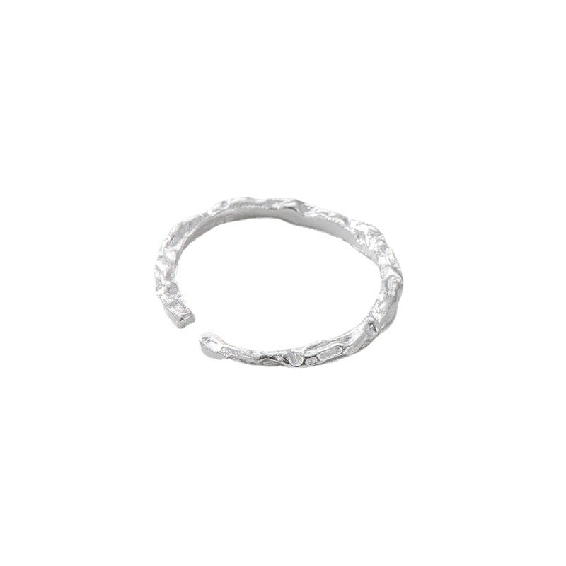 Dünne Sterling-Ringe mit plissierter Textur aus Zinnfolie