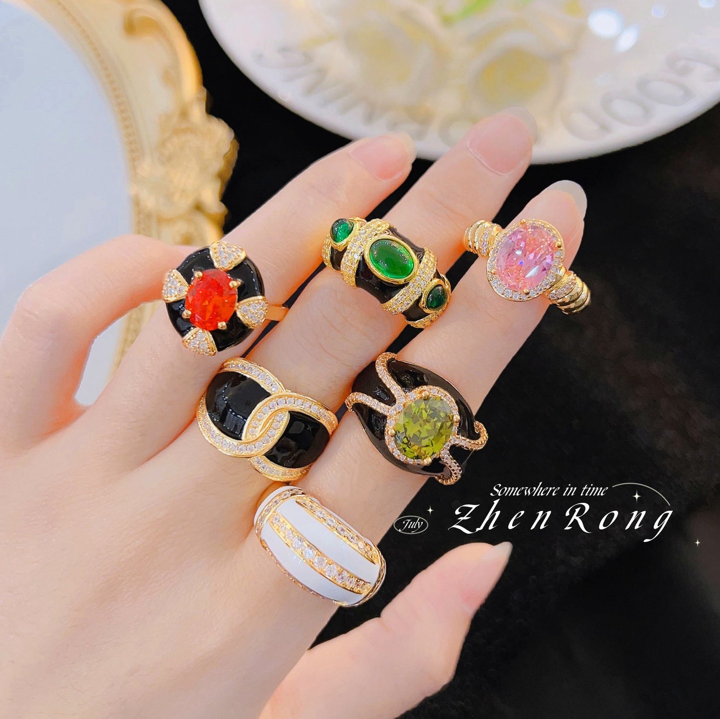 Women's High-grade Agate Olivine Temperament Style Emerald Rings
