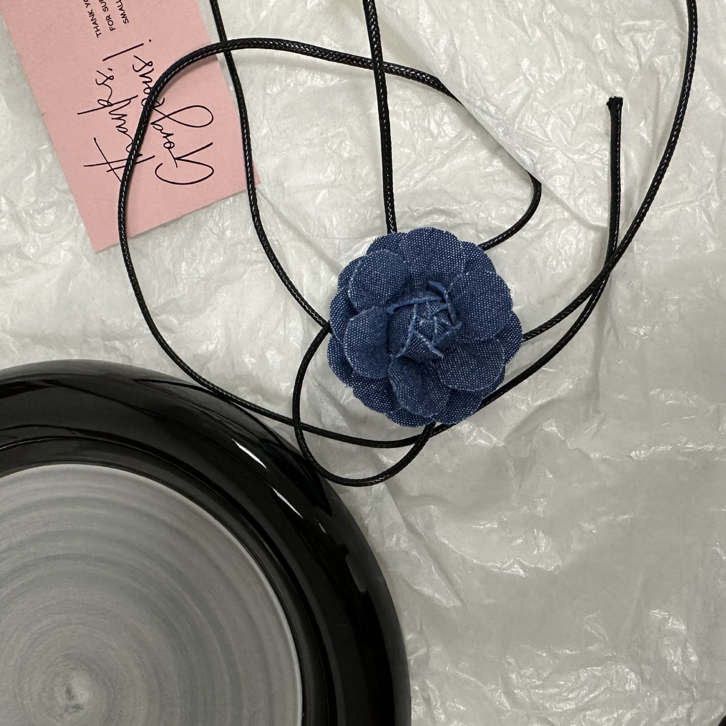 Damen-Denim-Kamelien-hochwertige Vintage-Blumen-Französisch-Halsketten