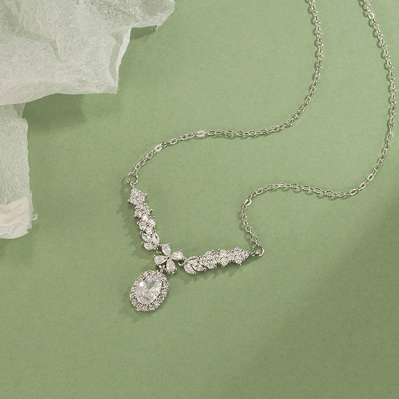 Female Flash Goose Egg Zircon Clavicle Chain Light Necklaces