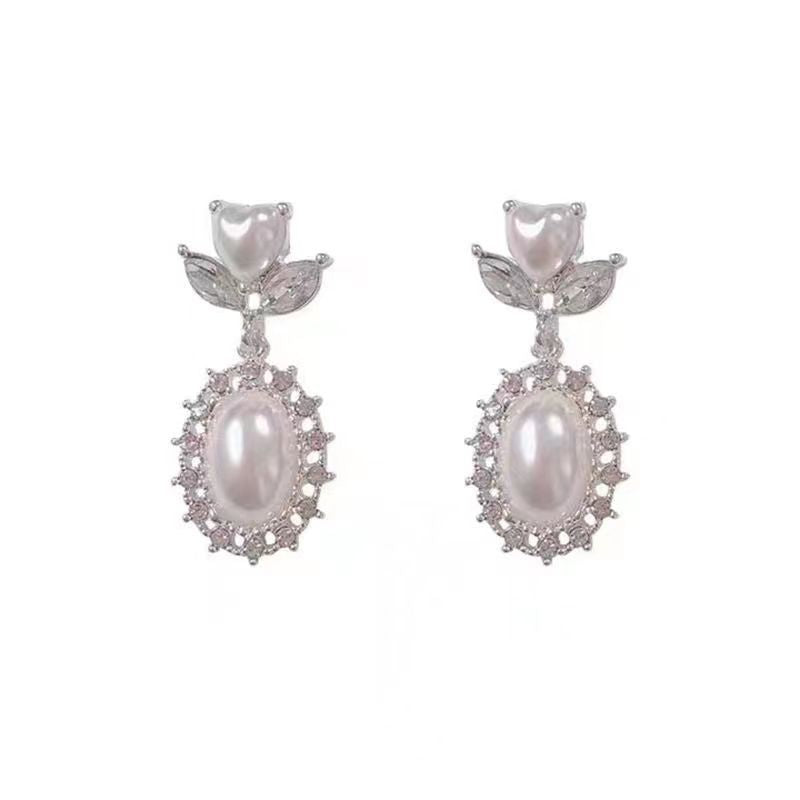 Vintage Pearl Ear Light Luxury Temperament Earrings