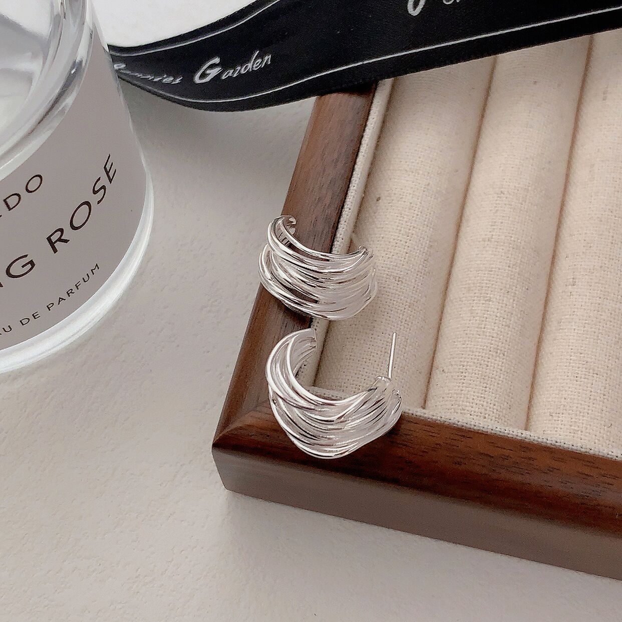 Women's Sterling Sier Line Winding High Sense Earrings