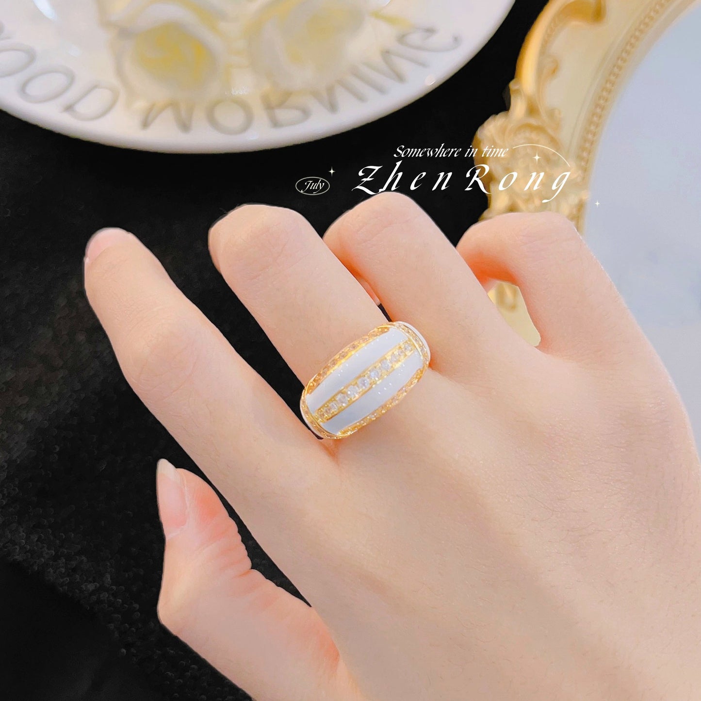 Women's High-grade Agate Olivine Temperament Style Emerald Rings