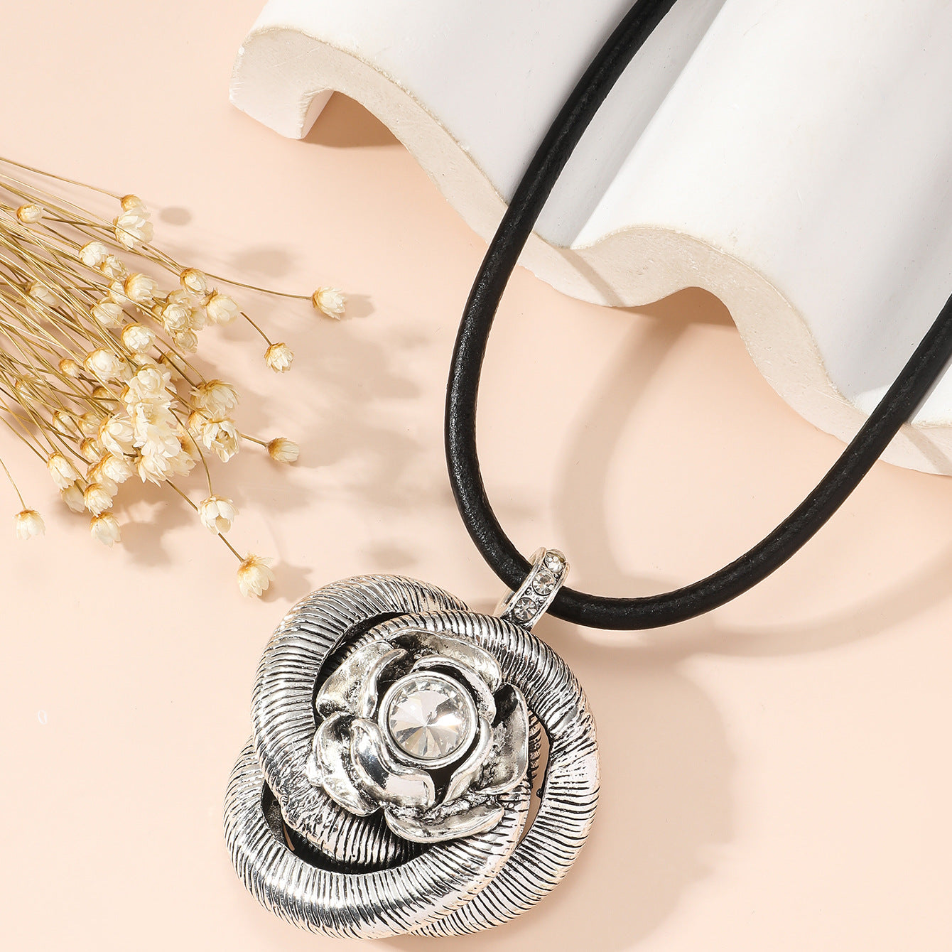 Femmes et hommes et mode rétro caractéristique arbre porte-bonheur Spaceman fleur pull chaîne colliers
