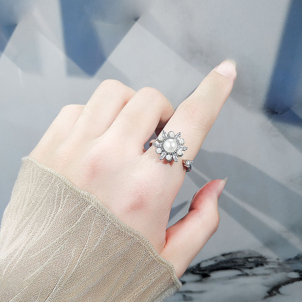 Niche Design Vintage Pearl Palace Style Rings