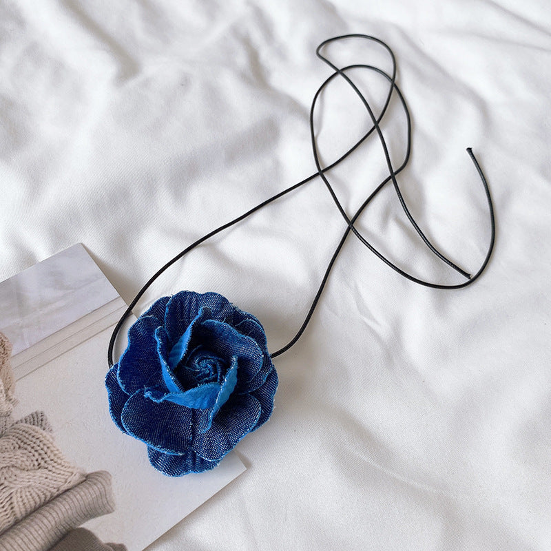 Colliers de luxe en forme de fleur de Rose enchanteresse pour femmes, chaîne de clavicule légère