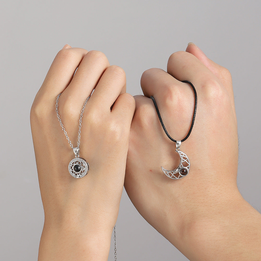 Colliers pour femmes, hommes et projection de couple de lune, une paire