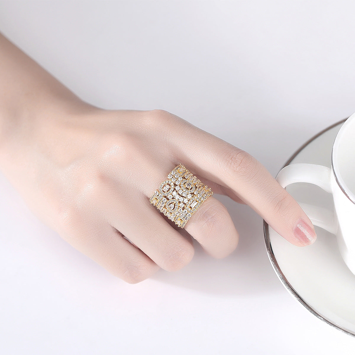 Women's Eye-catching Zircon Luxury Opening Hand Jewelry Rings