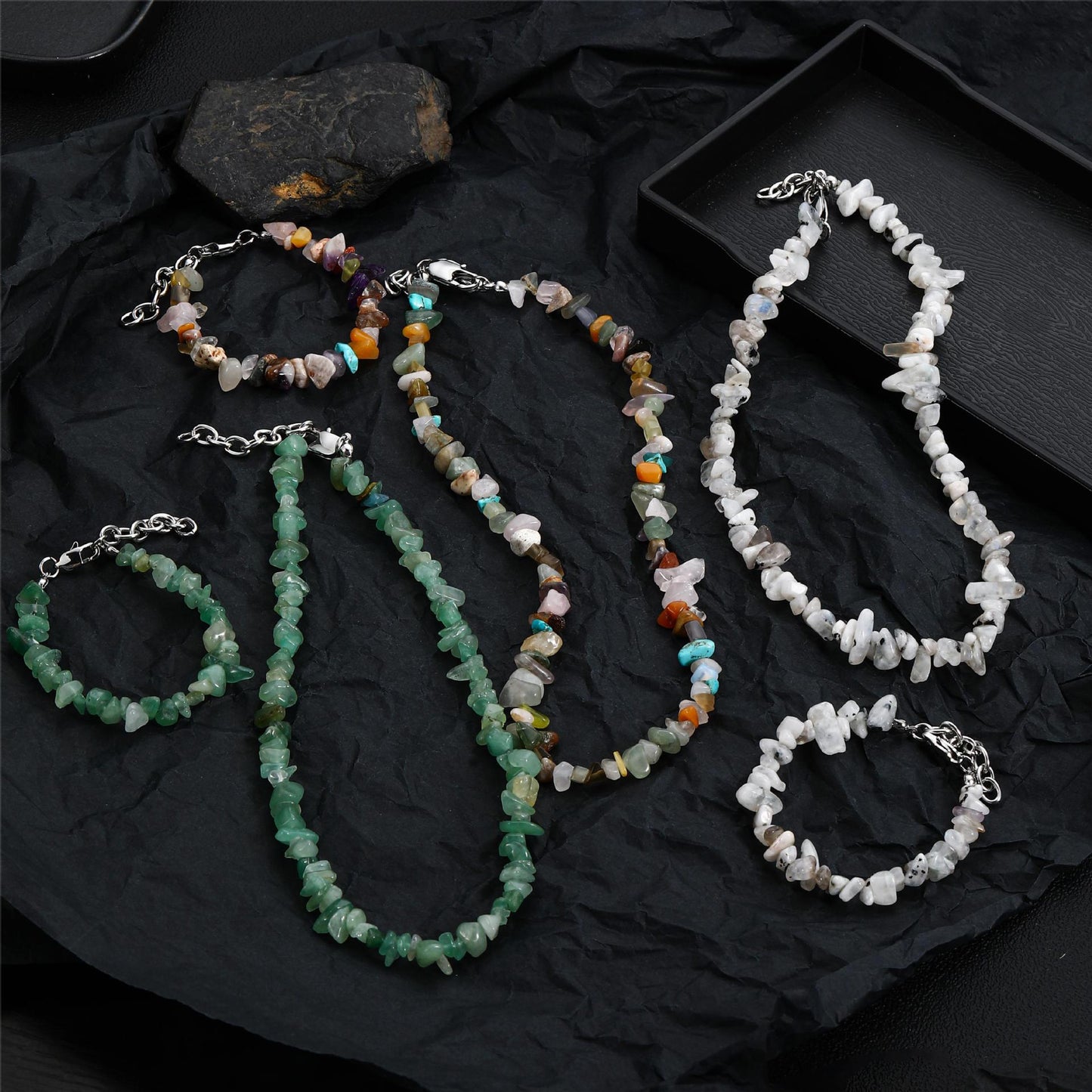 Accessoires tendance en pierre naturelle, colliers rétro en pierre de lune noire