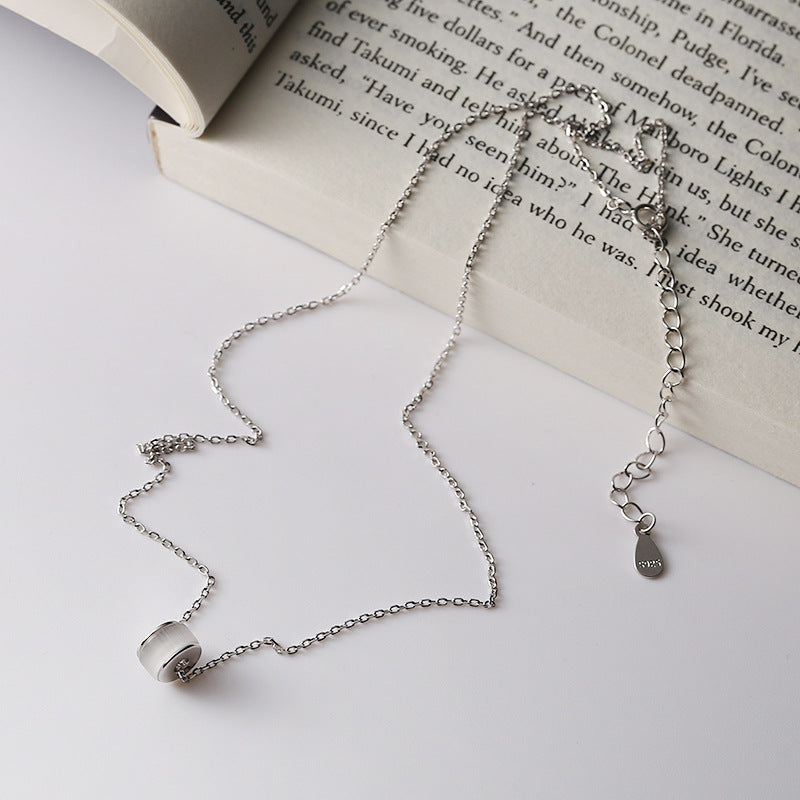 Colliers simples en argent sterling avec opale de petite taille