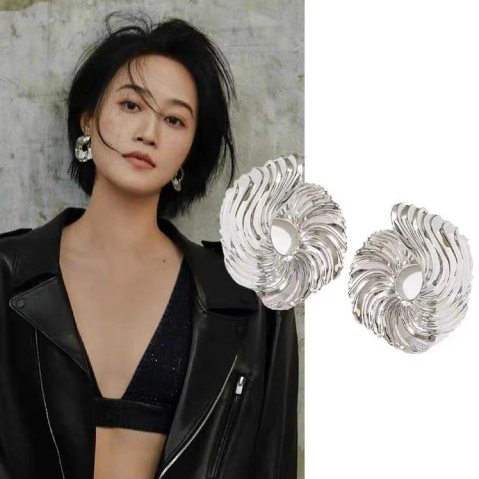 Simple Modeling Texture Exaggerated Irregular Round Niche Earrings