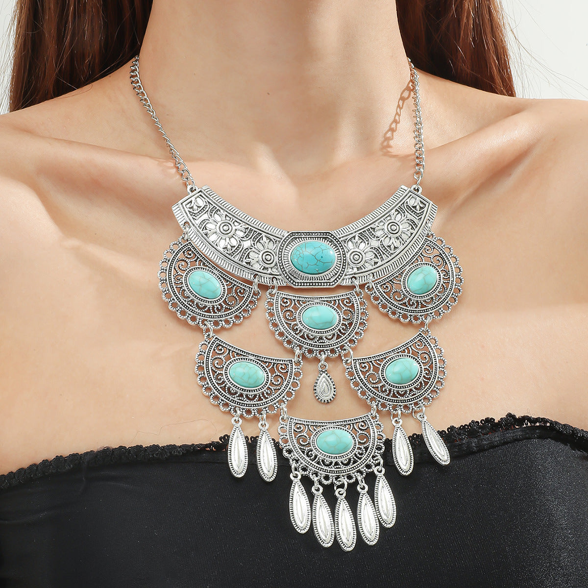 Colliers minoritaires tibétains turquoise vintage de Lhasa au Népal
