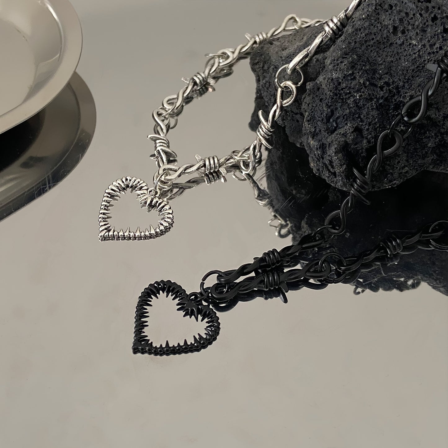 Women's & Men's & Heart-shaped Thorn Hip Hop Punk Trendy Barbed Dark Necklaces