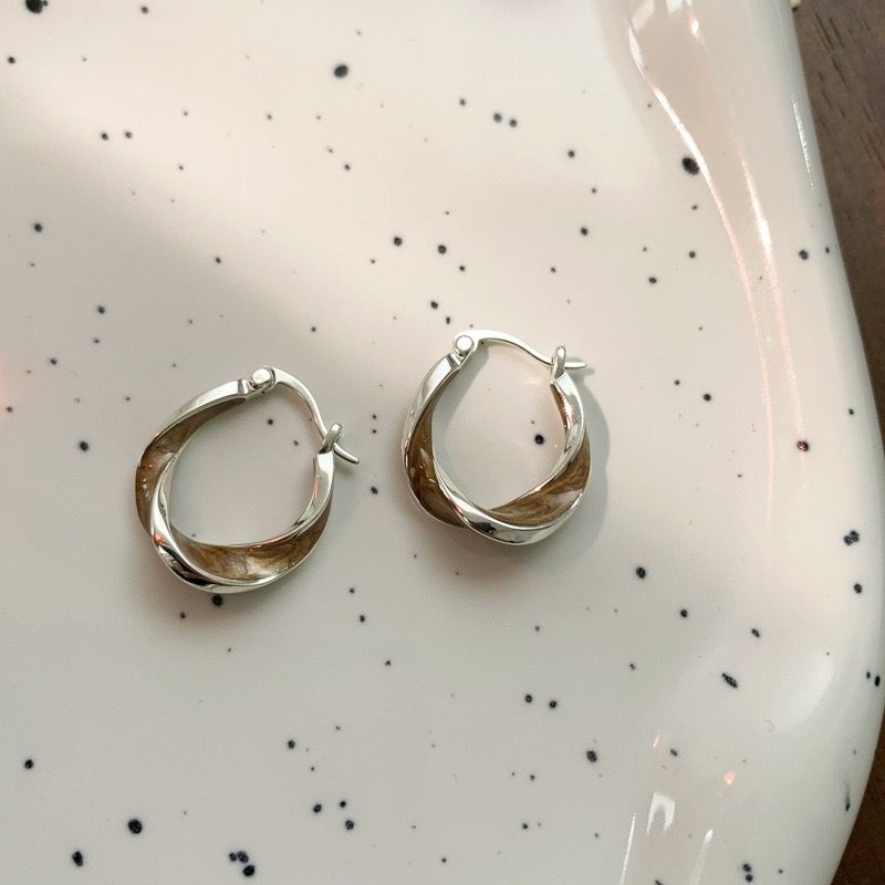 Chinesische unregelmäßige Tropfglasur-Ohrclip-Sommer-einfache Art und Weiseohrringe der Frauen