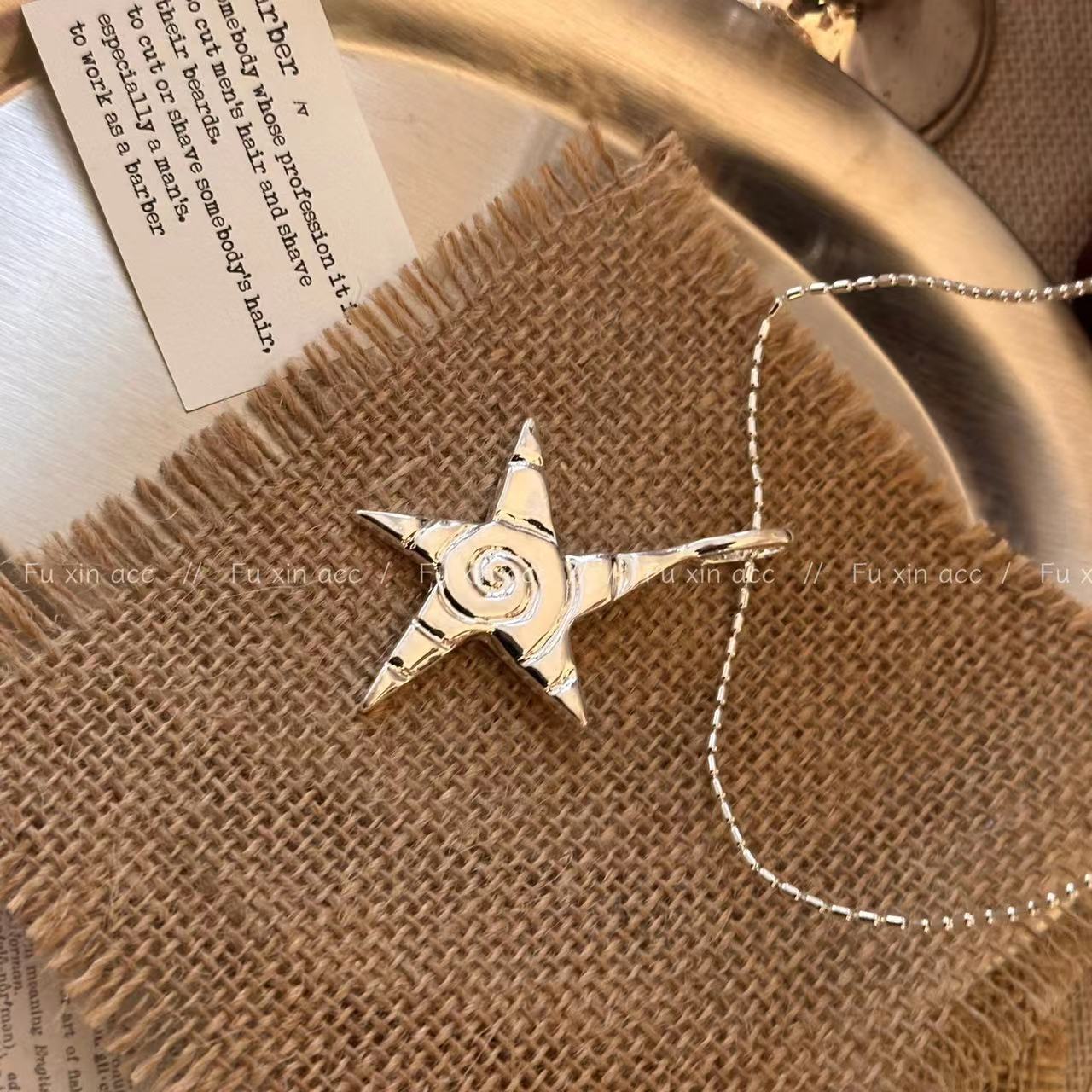 Women's Sweet Cool Hot Niche Light Luxury Pendant Necklaces