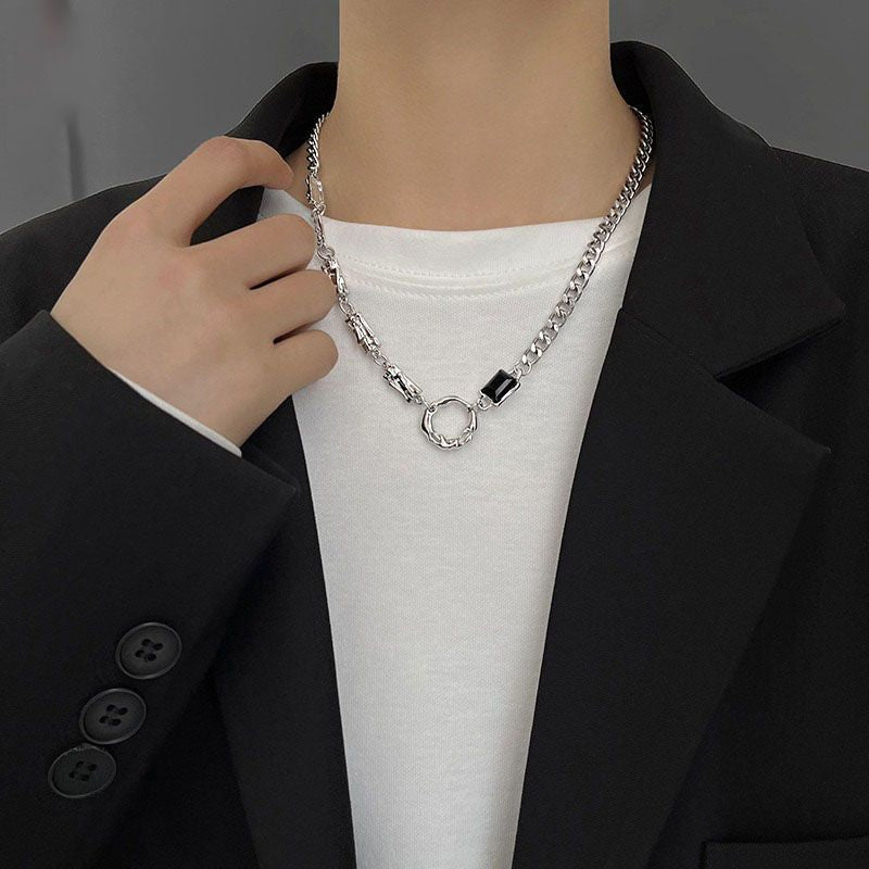 Colliers de niche de style froid pour couple irrégulier