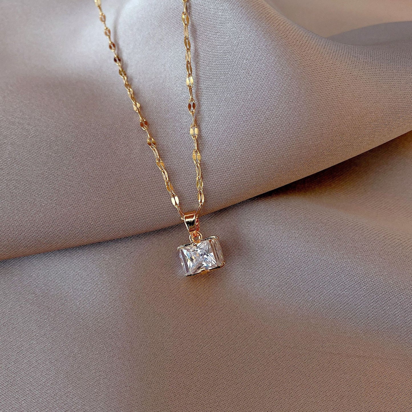 Women's Simple Graceful Live Broadcast Design Trendy Cute Cold Style Necklaces