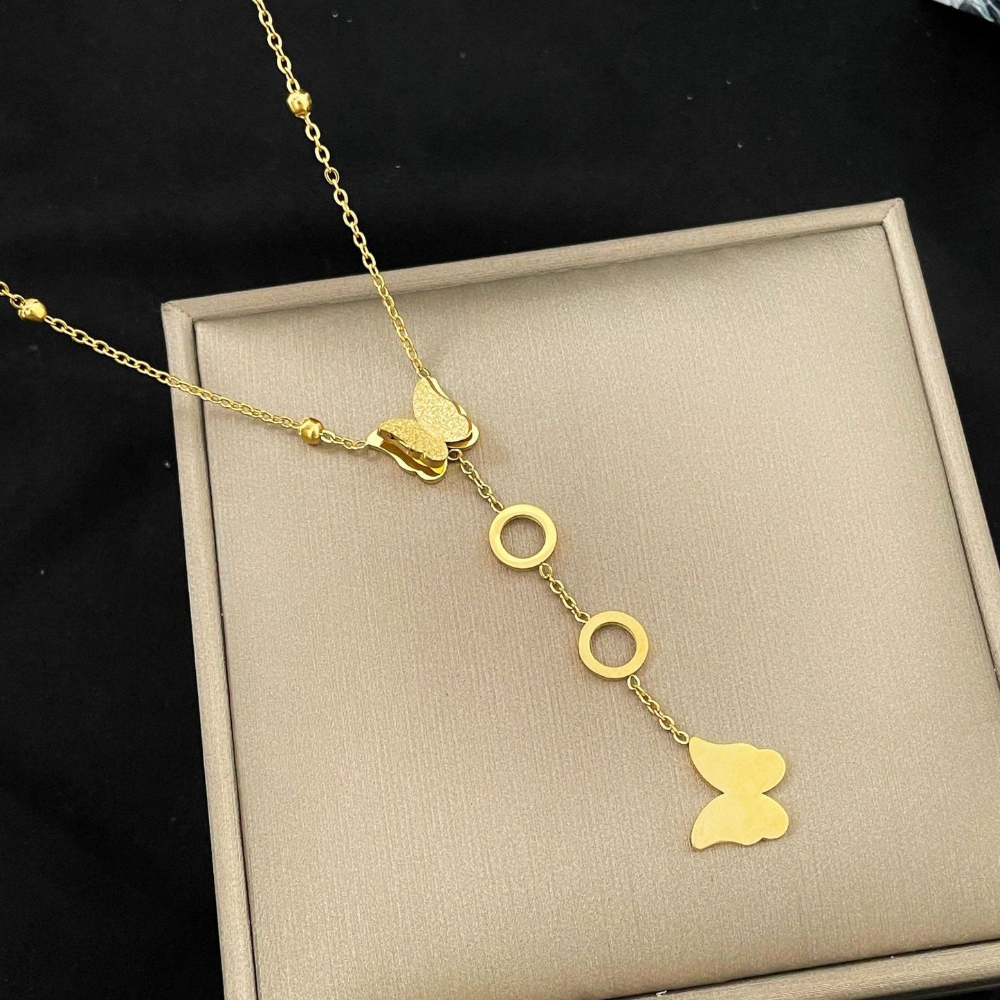 Stahl-Ketten mit Schmetterlingsquasten und verblassenden Perlen