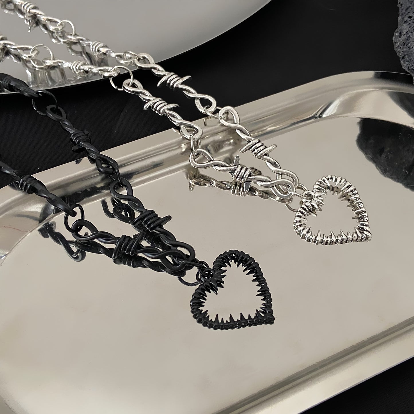 Women's & Men's & Heart-shaped Thorn Hip Hop Punk Trendy Barbed Dark Necklaces