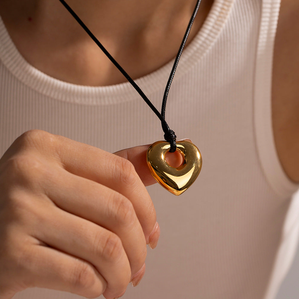 Steel Black Wax Rope Hollow Heart Pendant Light Luxury Necklaces