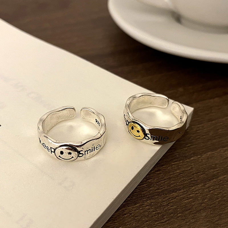 Eleganter Kreis für Damen, kreativer Öffnungs-Lächeln-Ausdruck, Retro-Ringe