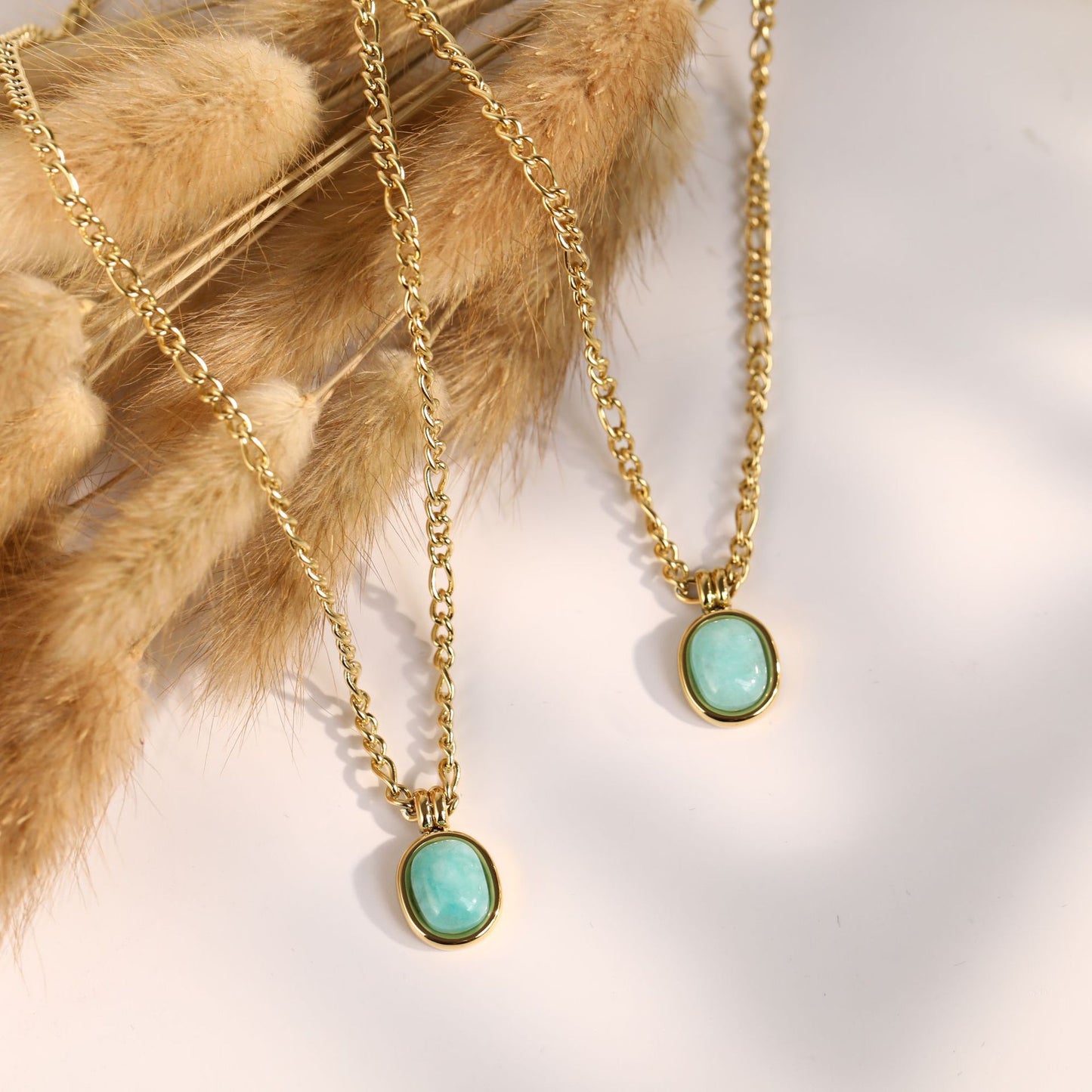 Green Roman Natural Stone Oval Ite Necklaces