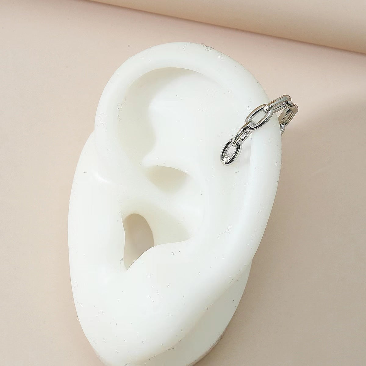 Retro Chain Tassel Female Simple Temperamental Personality Single Earrings