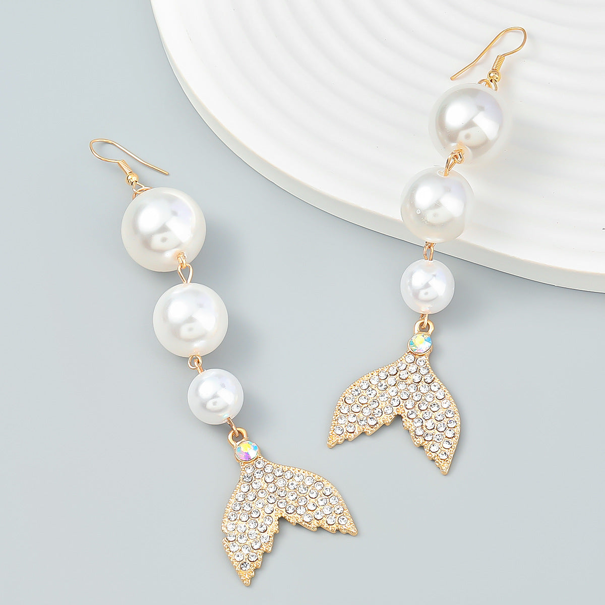 Women's Style Imitation Pearl Acrylic Diamond Fishtail Earrings