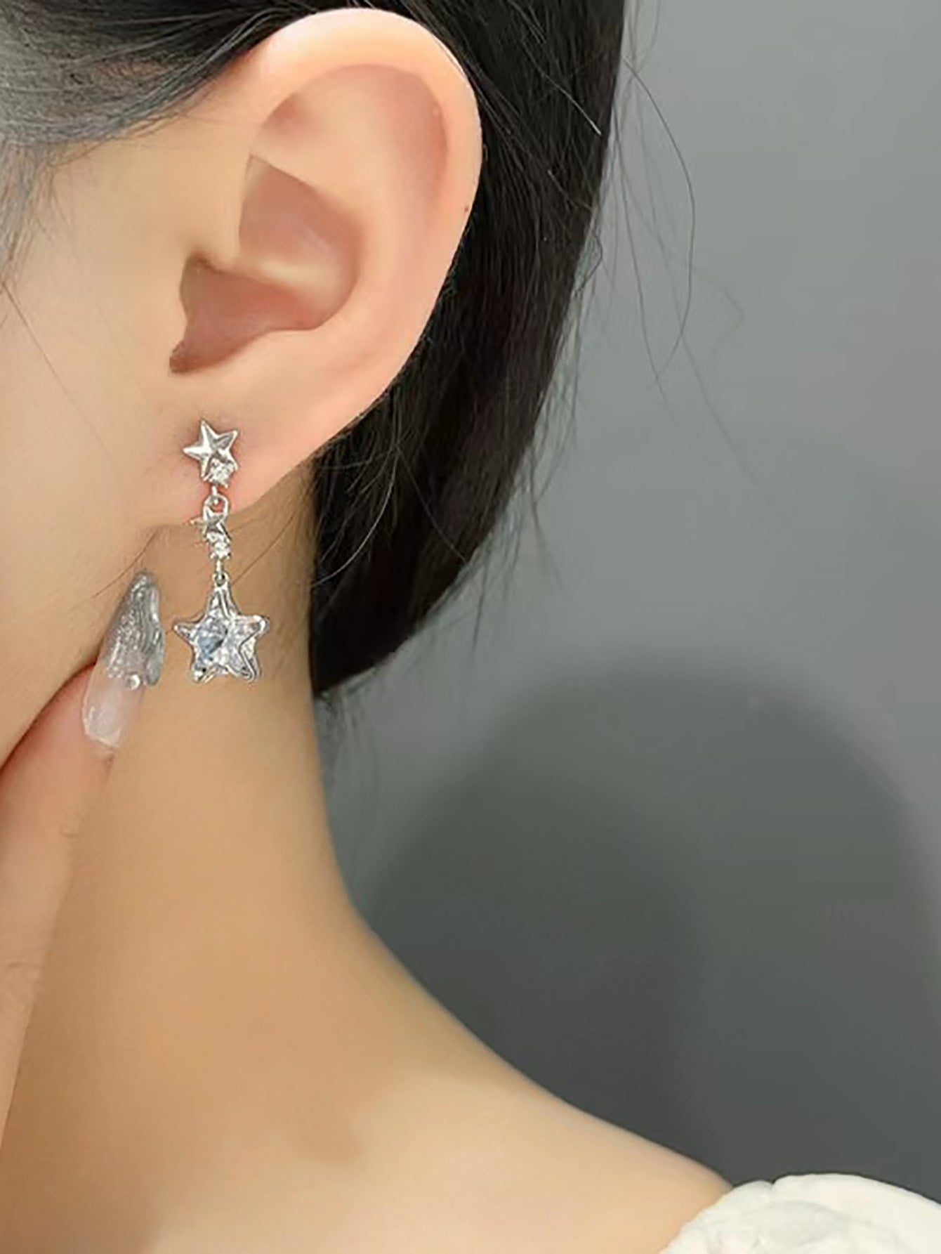 Boucles d'oreilles légères avancées en Zircon, conception de Niche