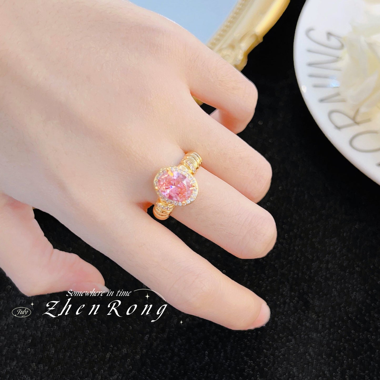 Women's High-grade Agate Olivine Temperament Style Emerald Rings
