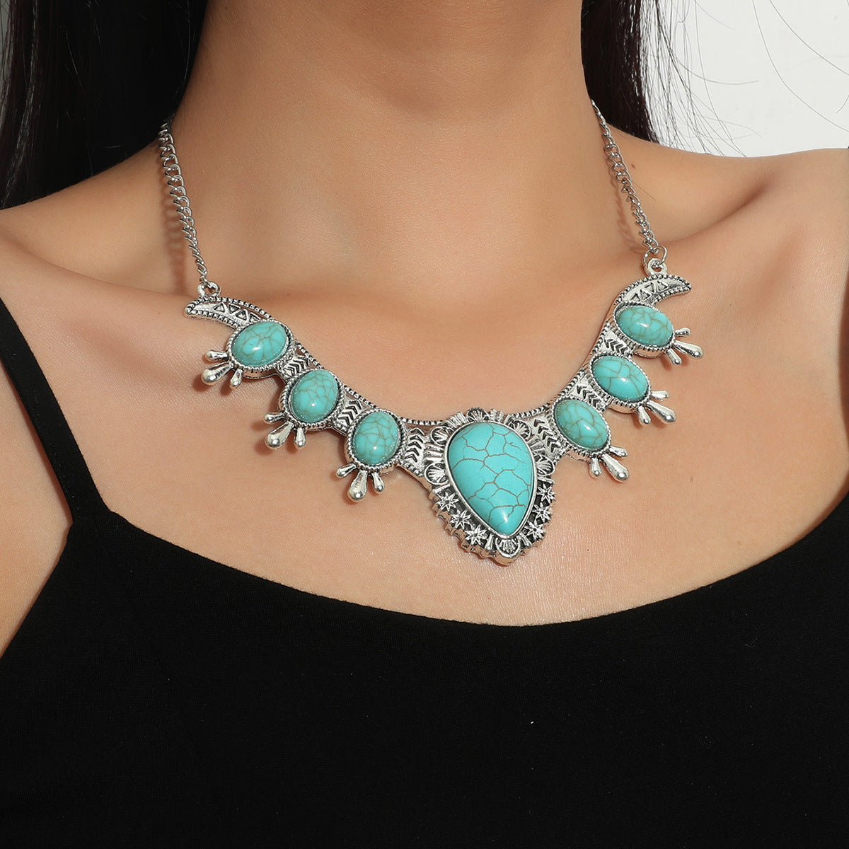 Colliers minoritaires tibétains turquoise vintage de Lhasa au Népal