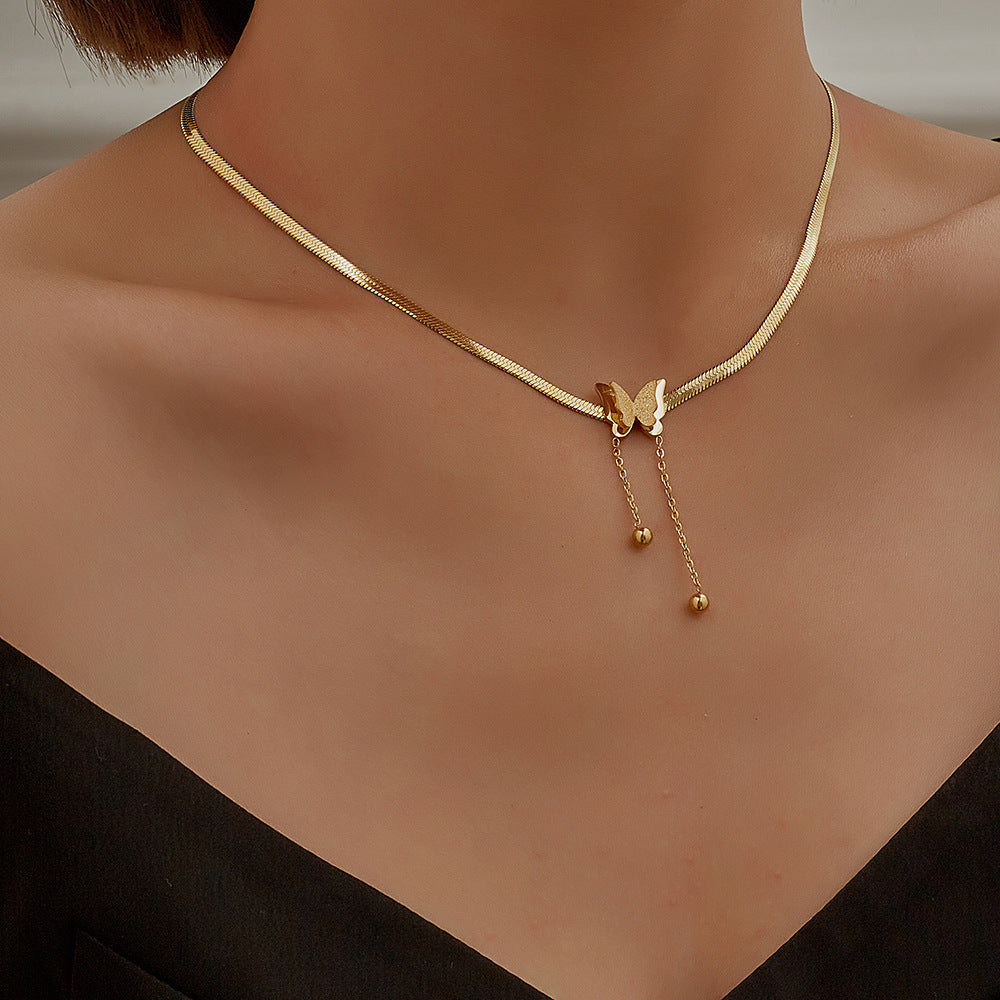 Colliers serpent plaqués avec pendentif papillon givré pour femmes, à la mode