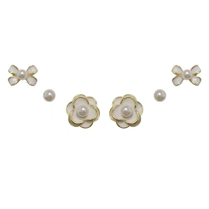 Camellia Suit Ear Super Fairy Weiße Ohrringe