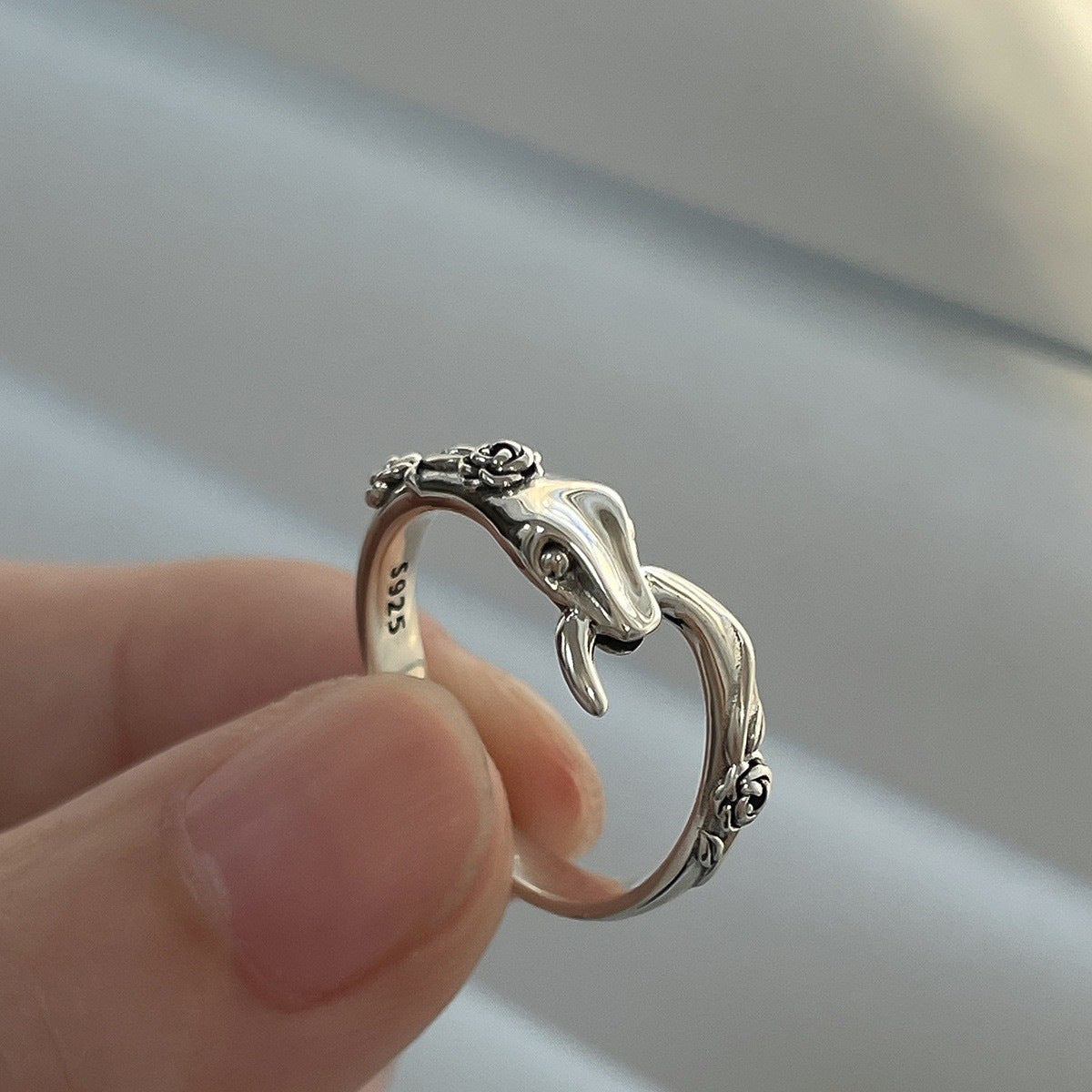 Snake Female Retro Design Minority Fashion Personality Rose Switchable Rings