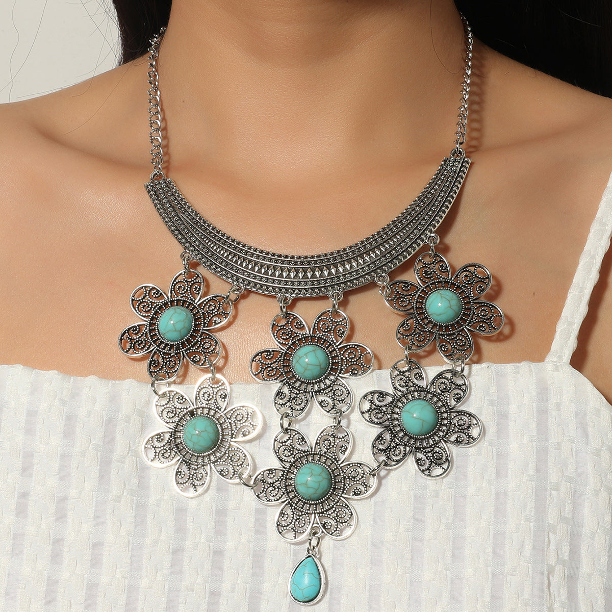 Colliers minoritaires tibétains turquoise vintage de Lhasa au Népal