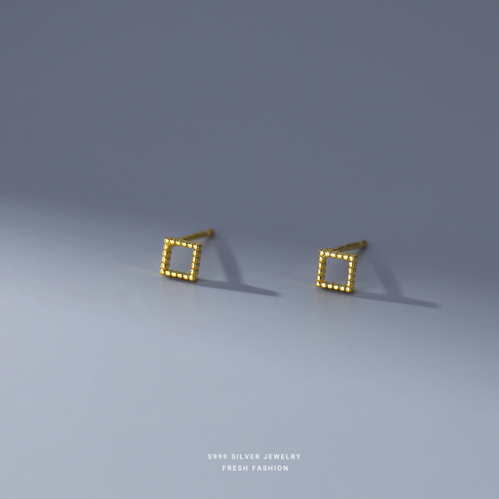 Damen-Ringe mit hohler Geometrie, kleinem Ohr, einfachem Nischendesign und leichten Ringen