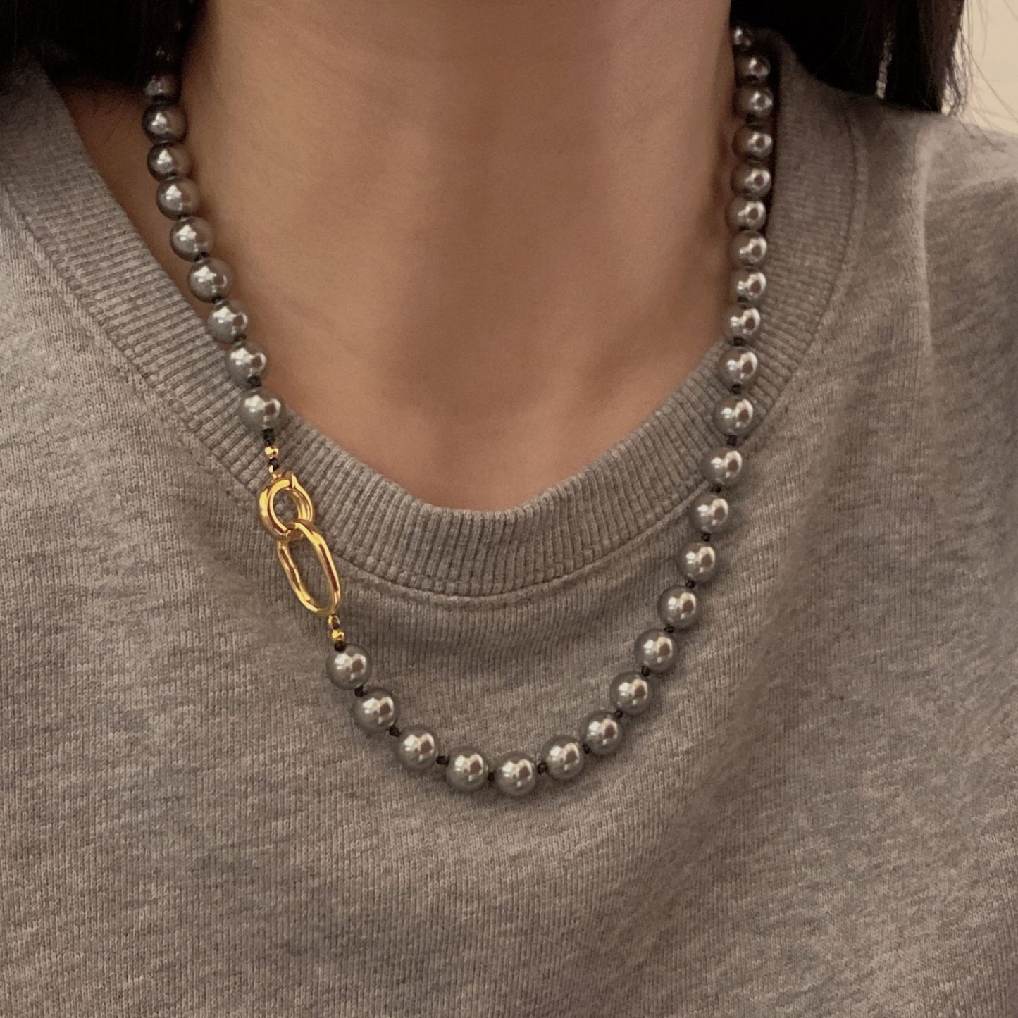 Women's Strong Light Perfect Circle Pearl High-grade Sense Niche Necklaces