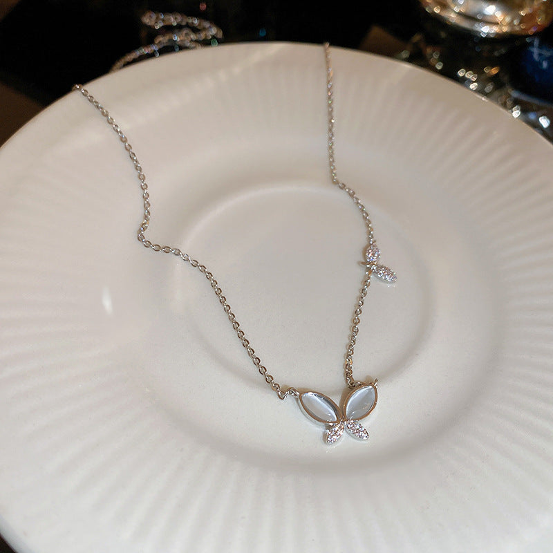 Colliers de luxe et de simplicité légers de Style froid de papillon d'opale de Zircon