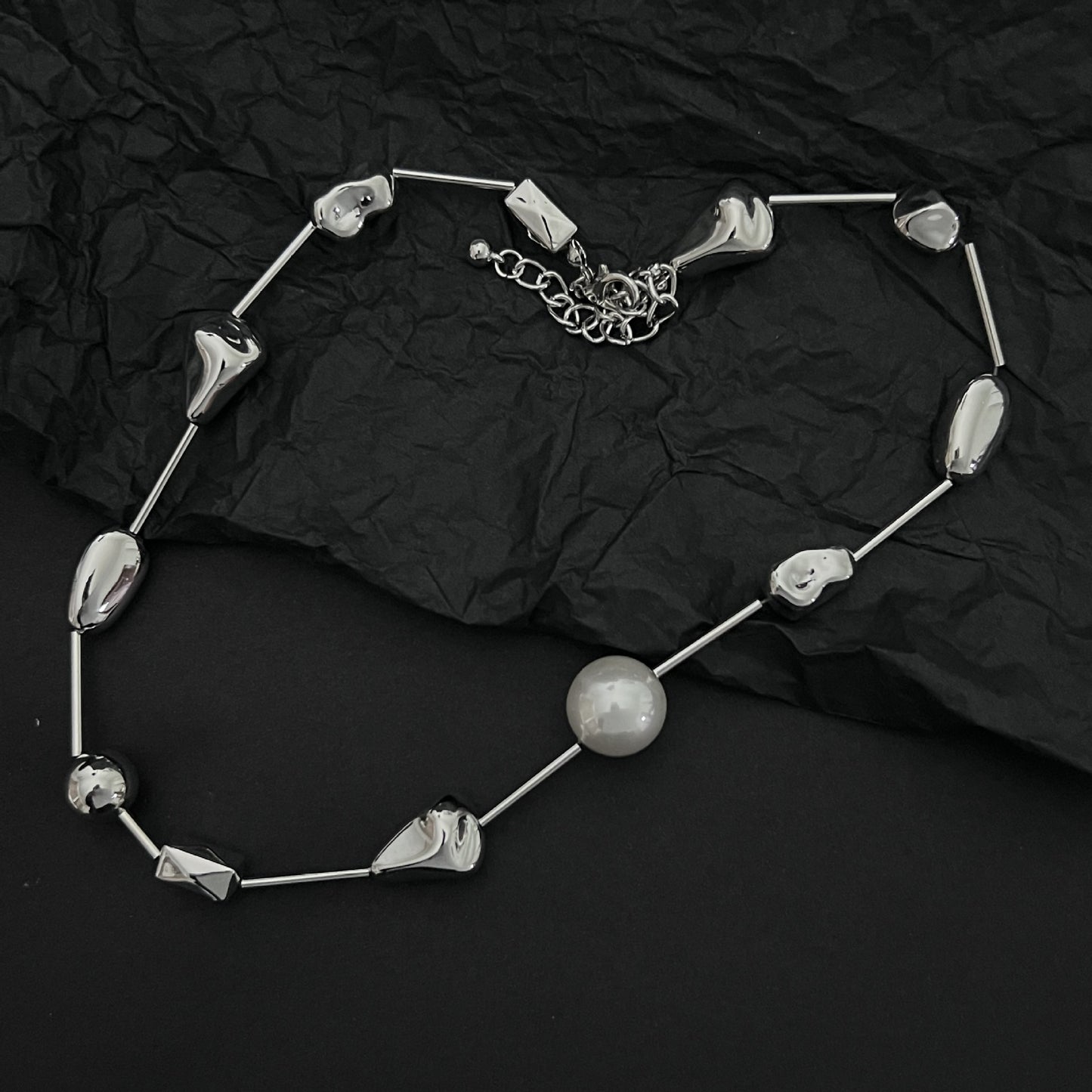 Geometric Brushed Metal Pearl Fashion Temperament Clavicle Necklaces
