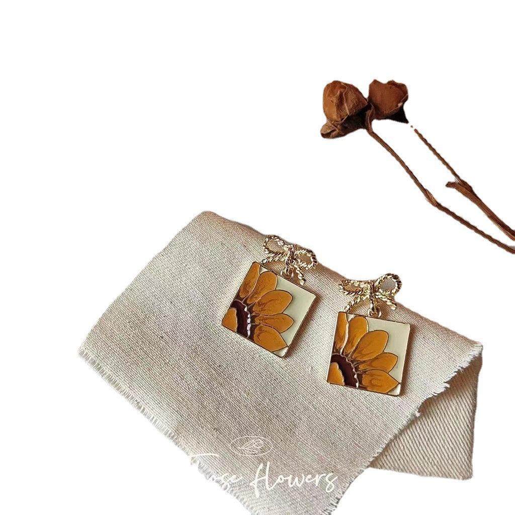 Women's Retro Minority Sun Flower Ear Oil Earrings