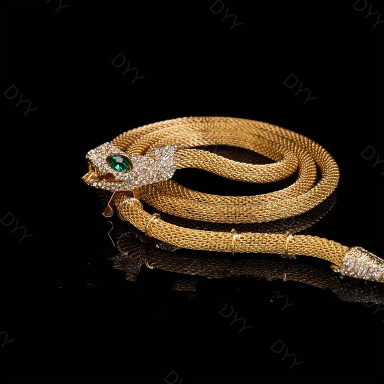 Colliers de clavicule de haute qualité de conception féminine de gland en forme de serpent