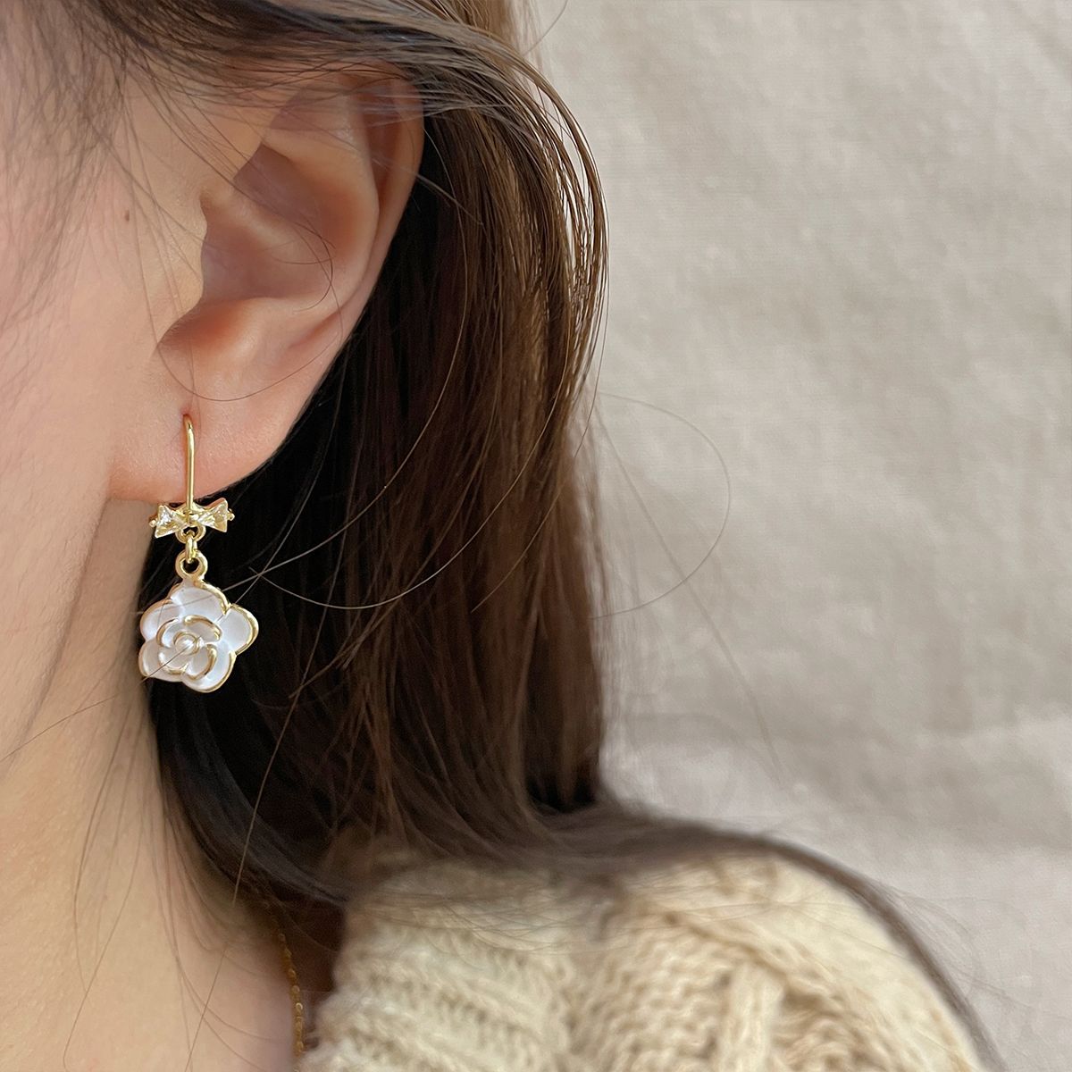 Women's Camellia Type Pearl For Niche Design Earrings