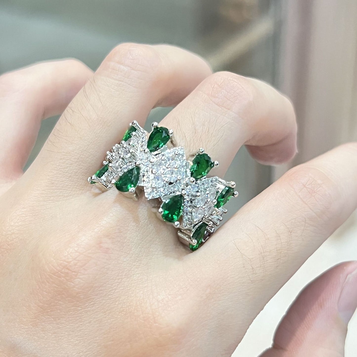 Schmuck, roter Diamant, blaue Luxus-Intarsienringe