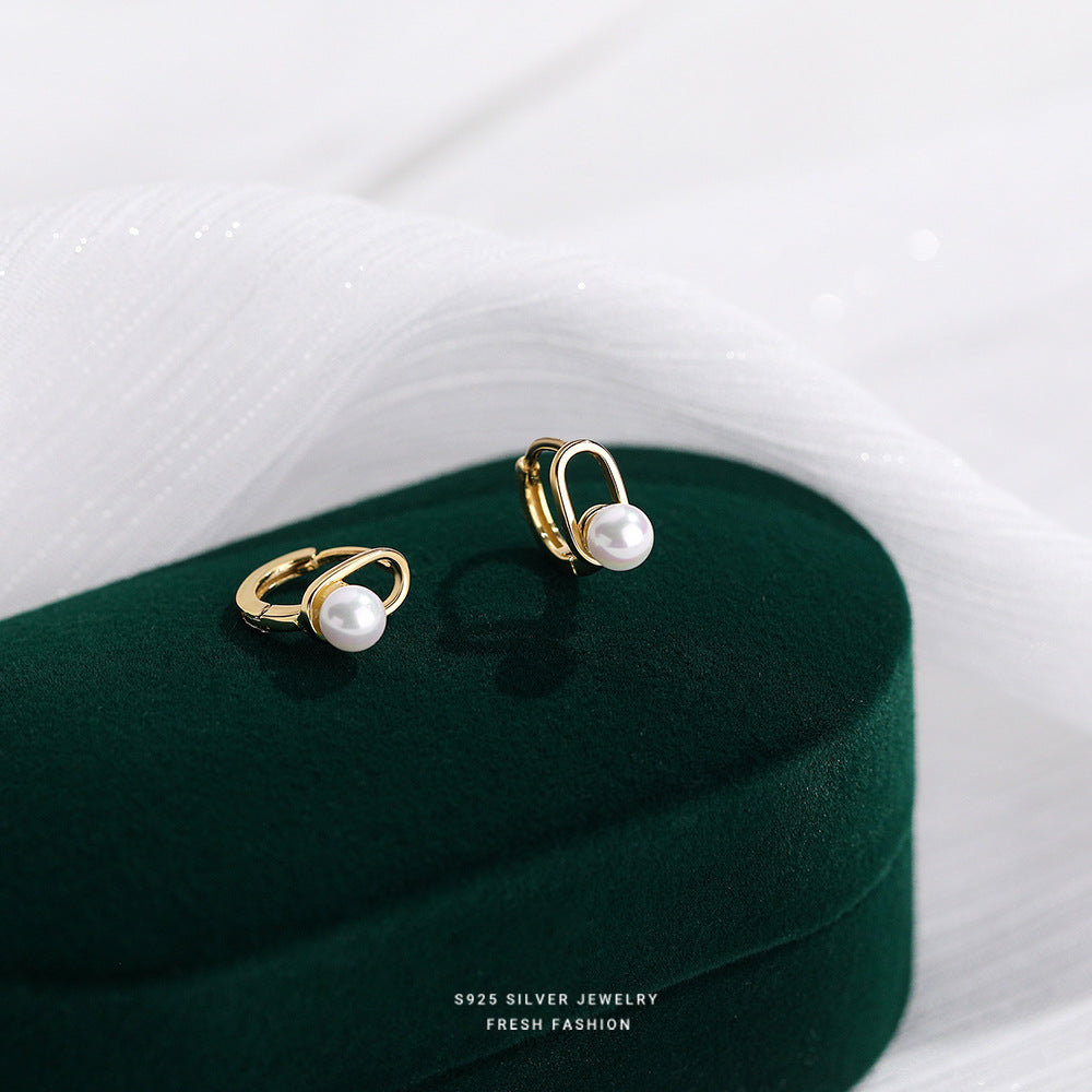 Women's Lux Simple Pearl Ear Clip Shell Earrings