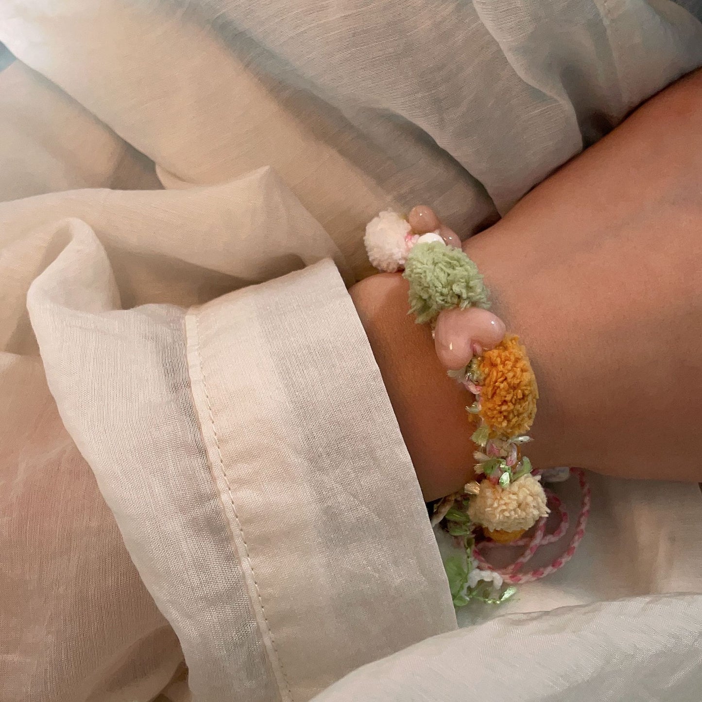 Steinfarbene Perlen, leichte Luxus-Minderheit, exquisite Sommer-Hochwertige Armbänder